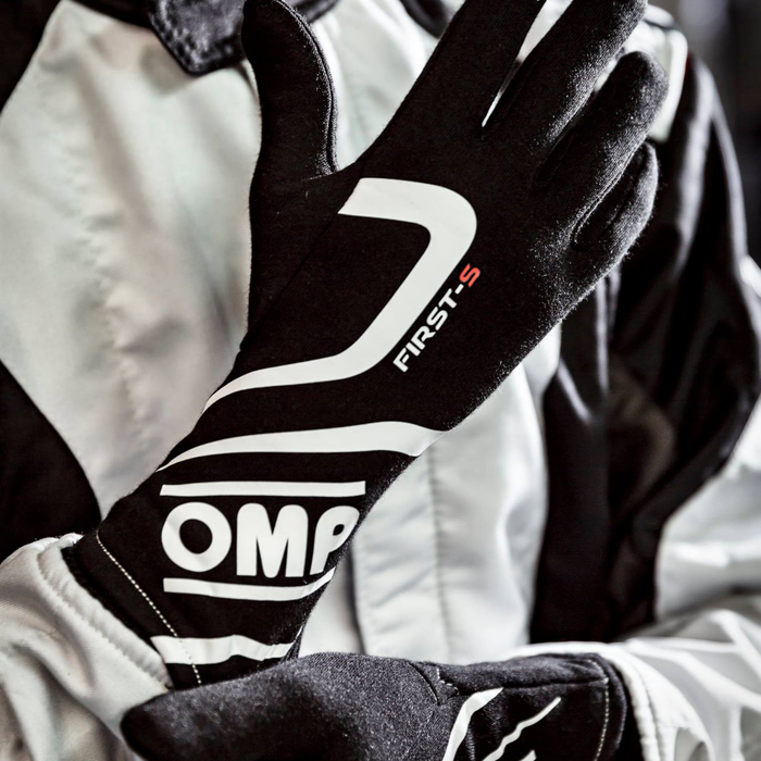 The Evolution of Racing Gloves: How Technology is Enhancing Grip and Comfort